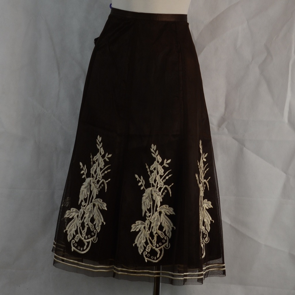 Nygard Collection Embroidered mesh Skirt SZ 10  #B43